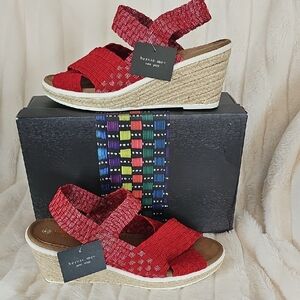 bernie mev. Red Woven Wedge Sandals
